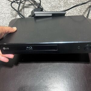 LG Blu-Ray DVD Player Model BPM35 w/Remote & Power Cord Streaming Tested/Working
